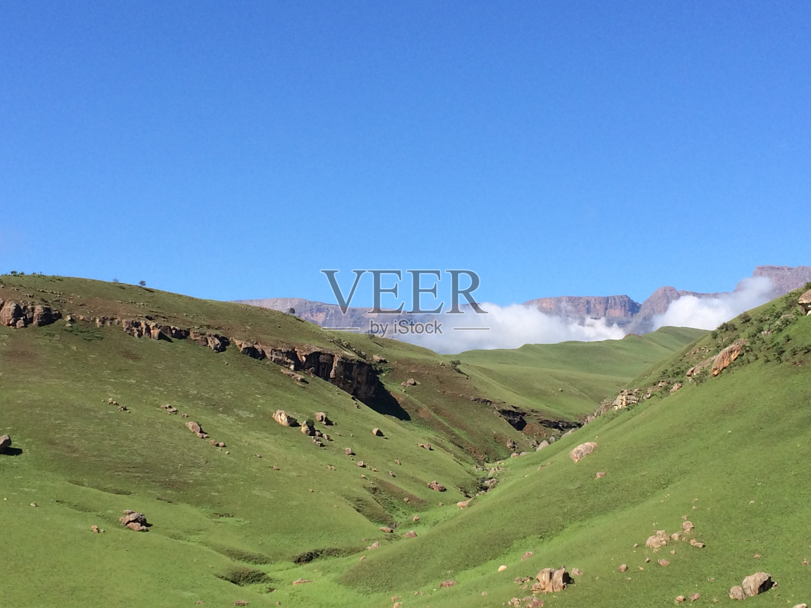 从南非德拉肯斯堡山脉的巨人城堡眺望照片摄影图片