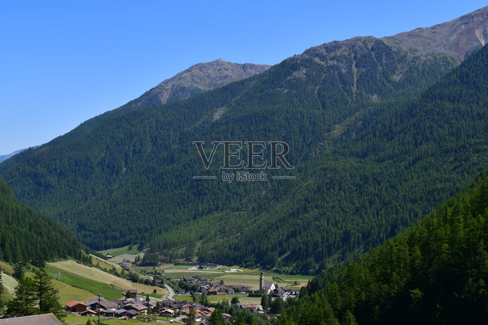 南蒂罗尔的塞纳莱斯村照片摄影图片