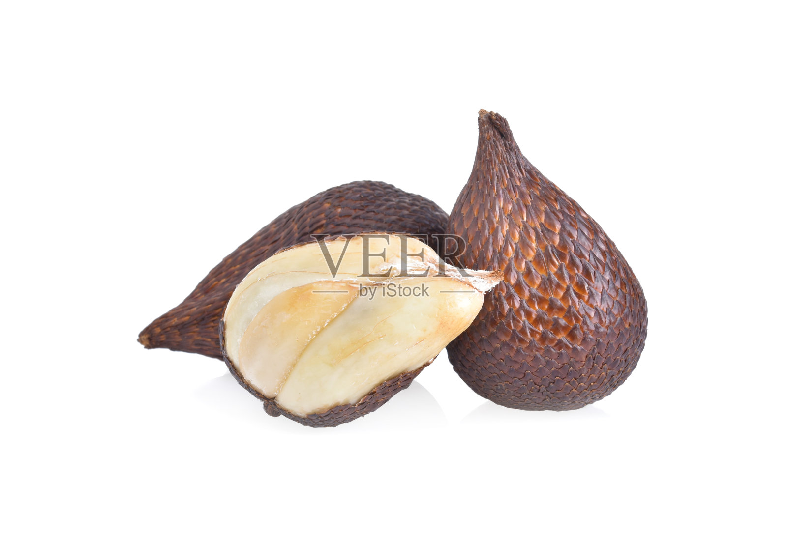 在白色背景中孤立的沙柳或蛇果照片摄影图片