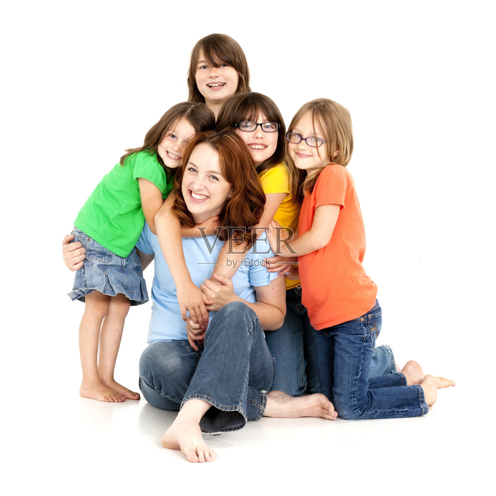 白色背景上的幸福家庭照片摄影图片