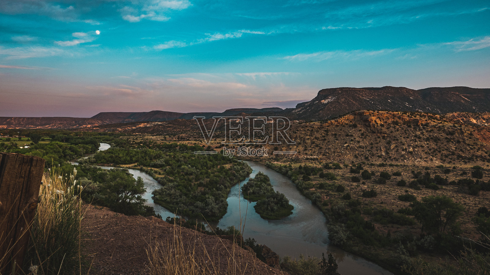 日落的月亮照片摄影图片