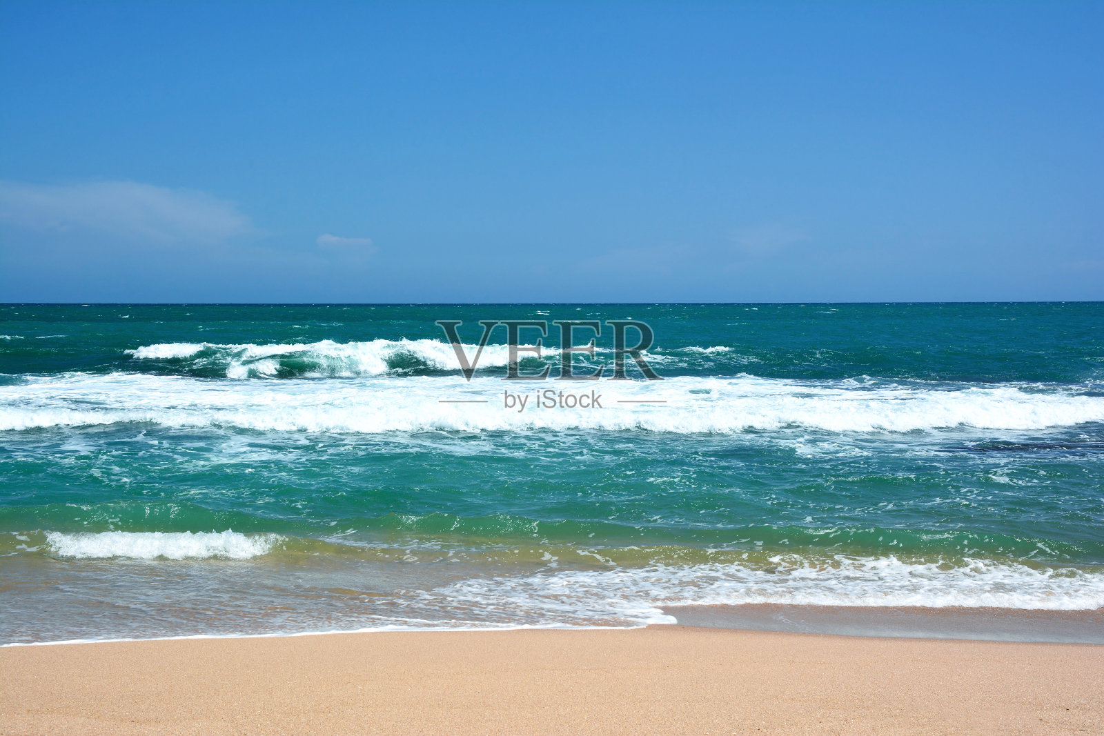 美丽的热带海滩。海浪拍打着海岸。斯里兰卡照片摄影图片