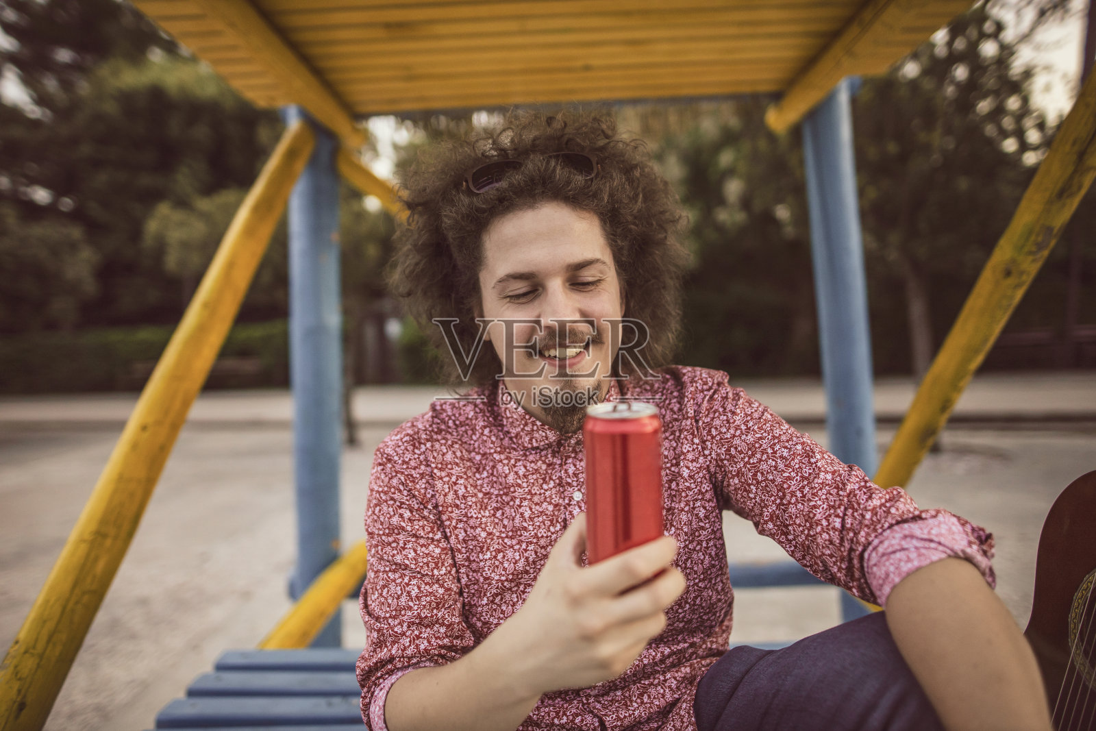 人生苦短，不用担心，放松就好照片摄影图片