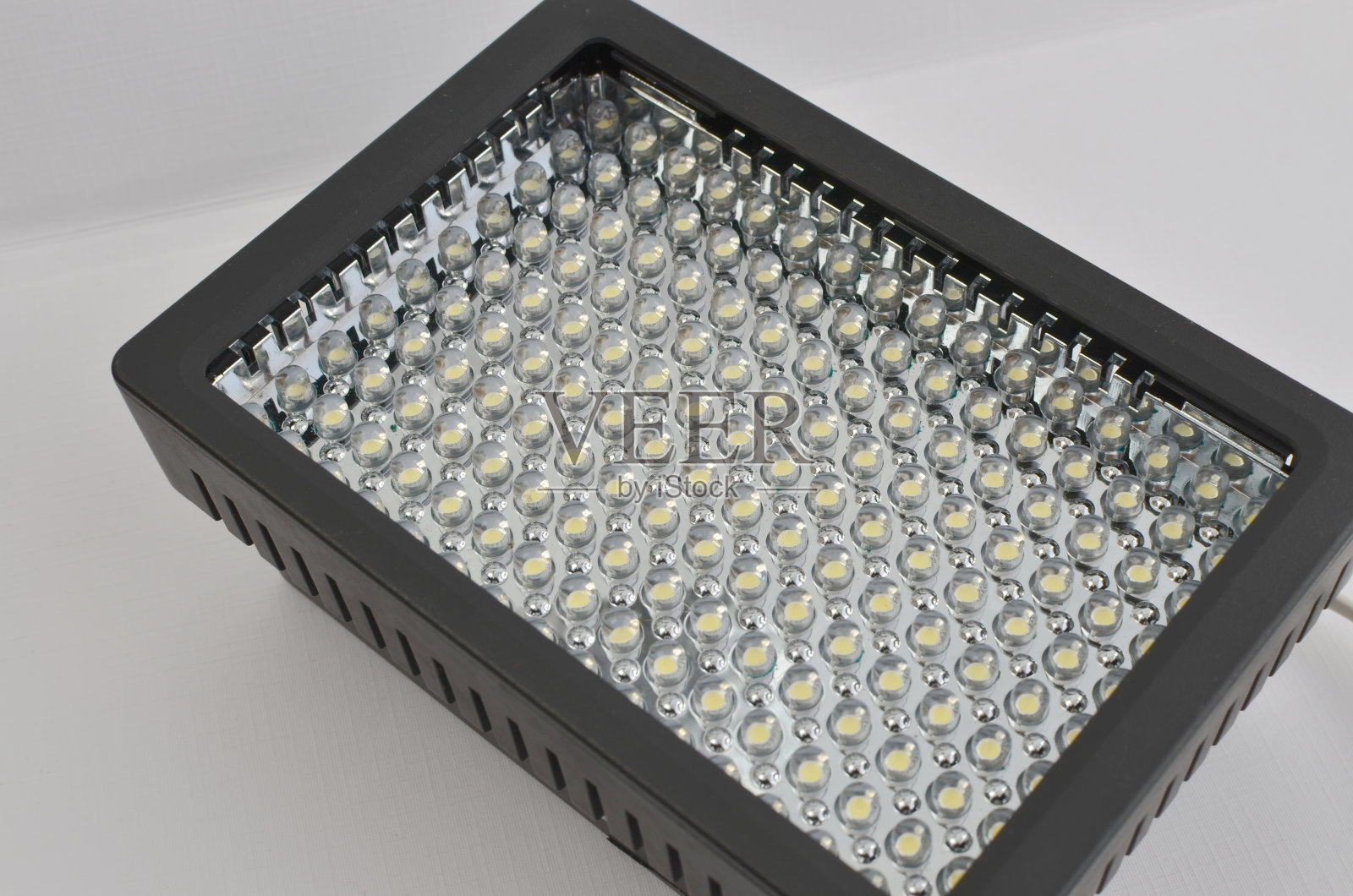 关闭的小LED灯板细节，营造柔和舒适的氛围照片摄影图片