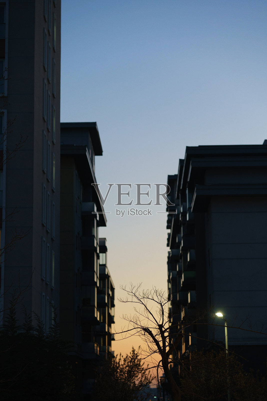 日出与建筑照片摄影图片