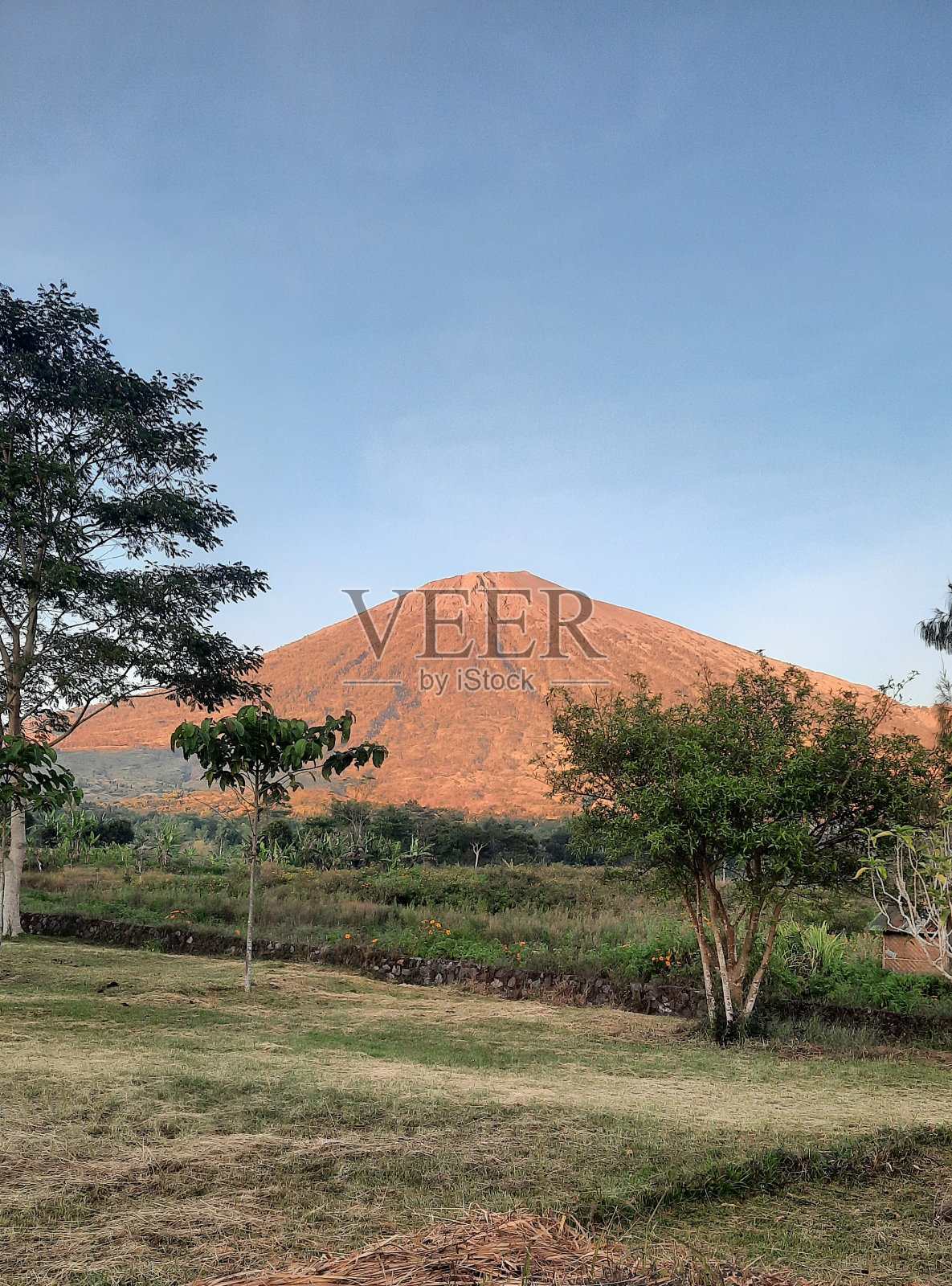 火山顶峰照片摄影图片