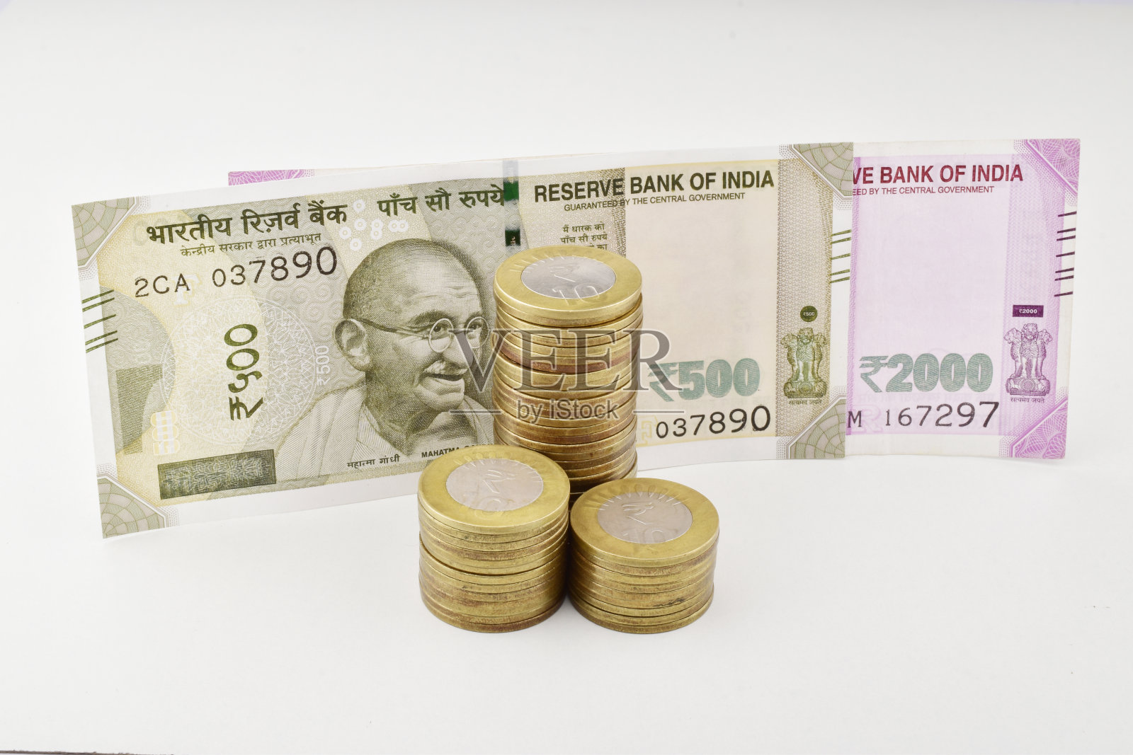 白色背景的印度卢比货币照片摄影图片