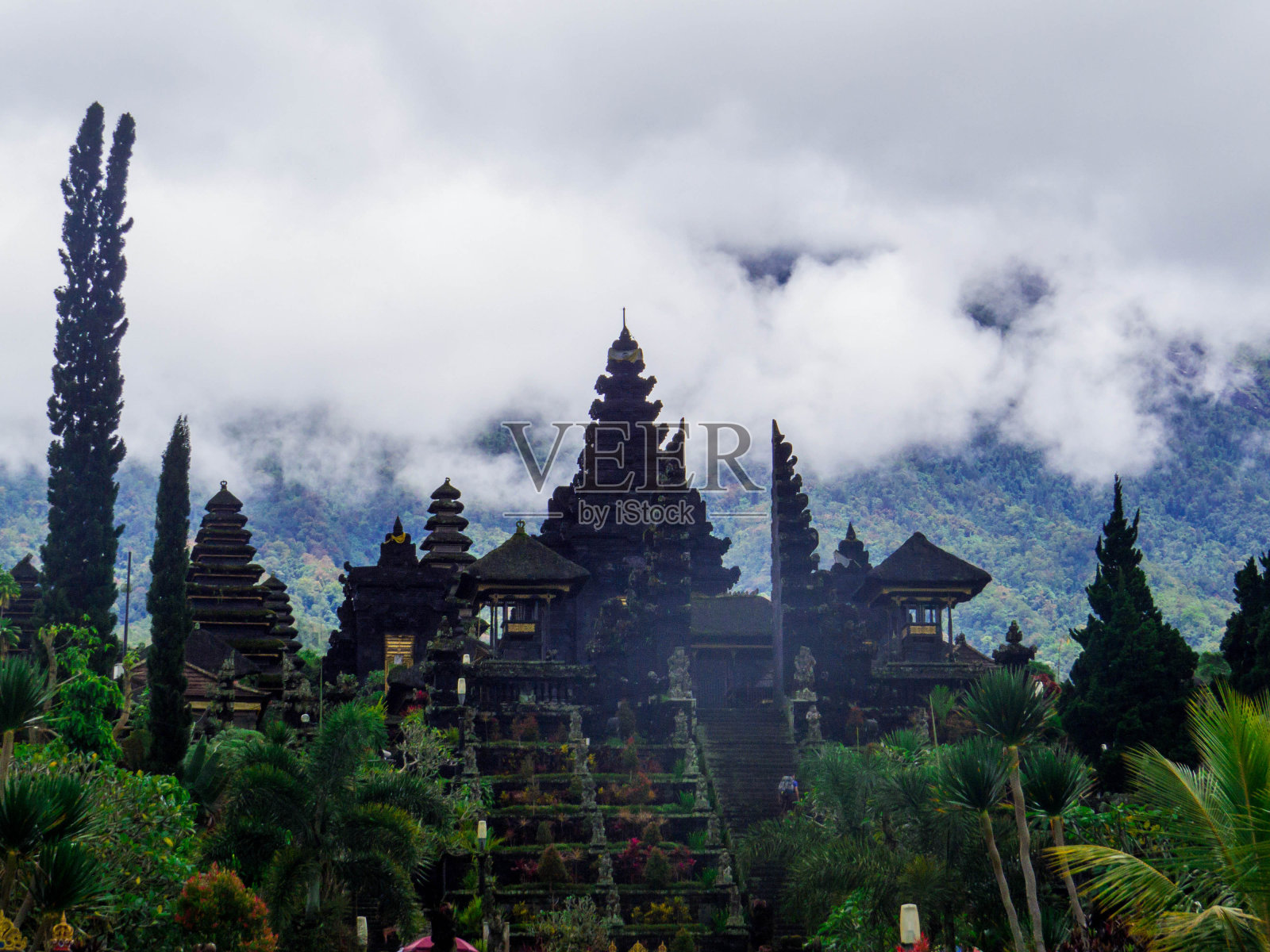 巴厘岛的贝萨基神庙照片摄影图片