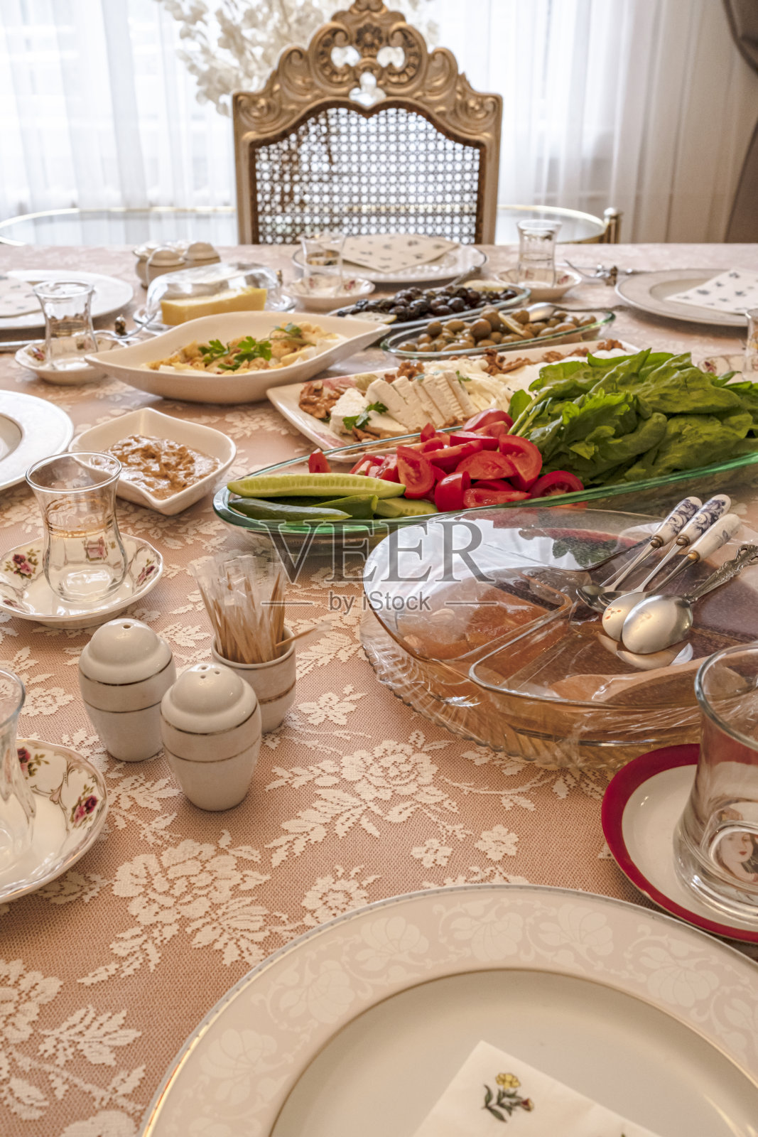 地中海早餐桌上照片摄影图片