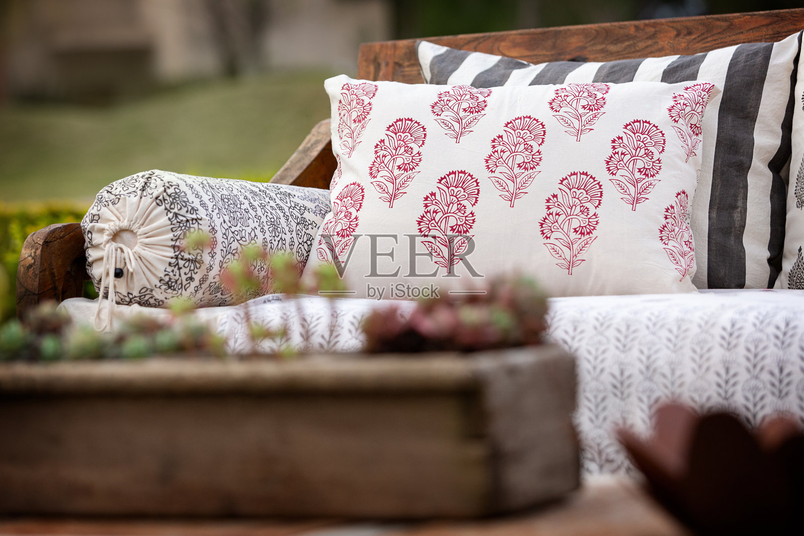 日落时乡村酒店的外部画廊照片摄影图片