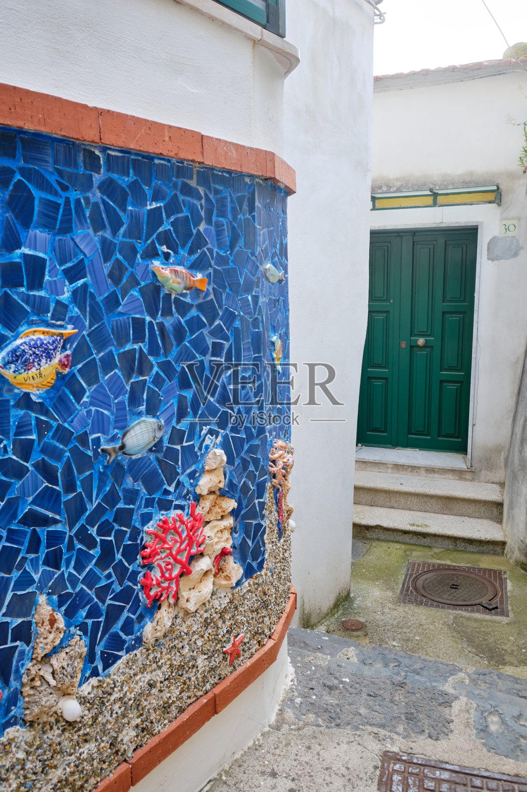 阿马尔菲海岸小镇的小巷照片摄影图片