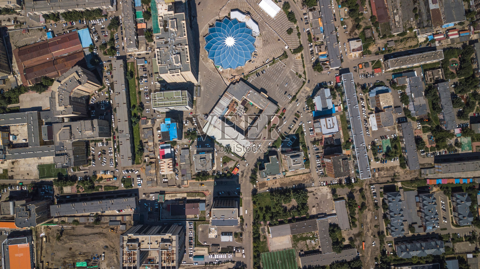 鸟瞰蒙古乌兰巴托充满活力的马戏区照片摄影图片