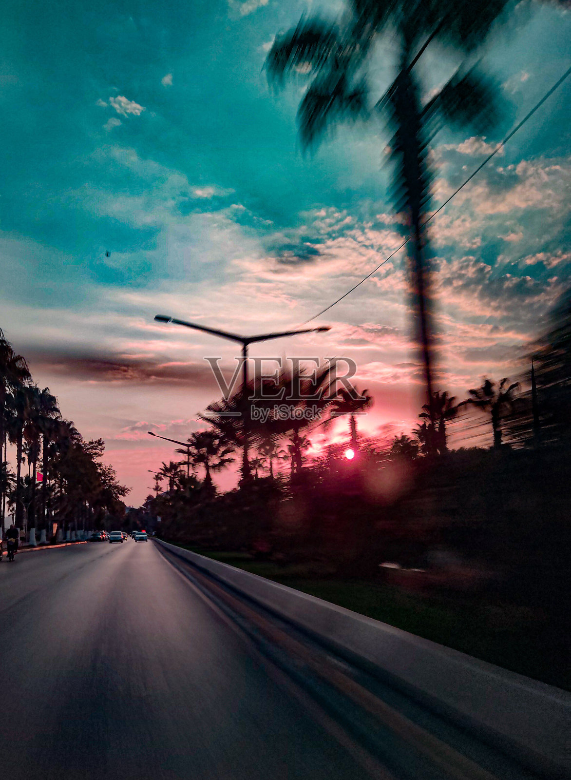 开车时拍的日落照片照片摄影图片