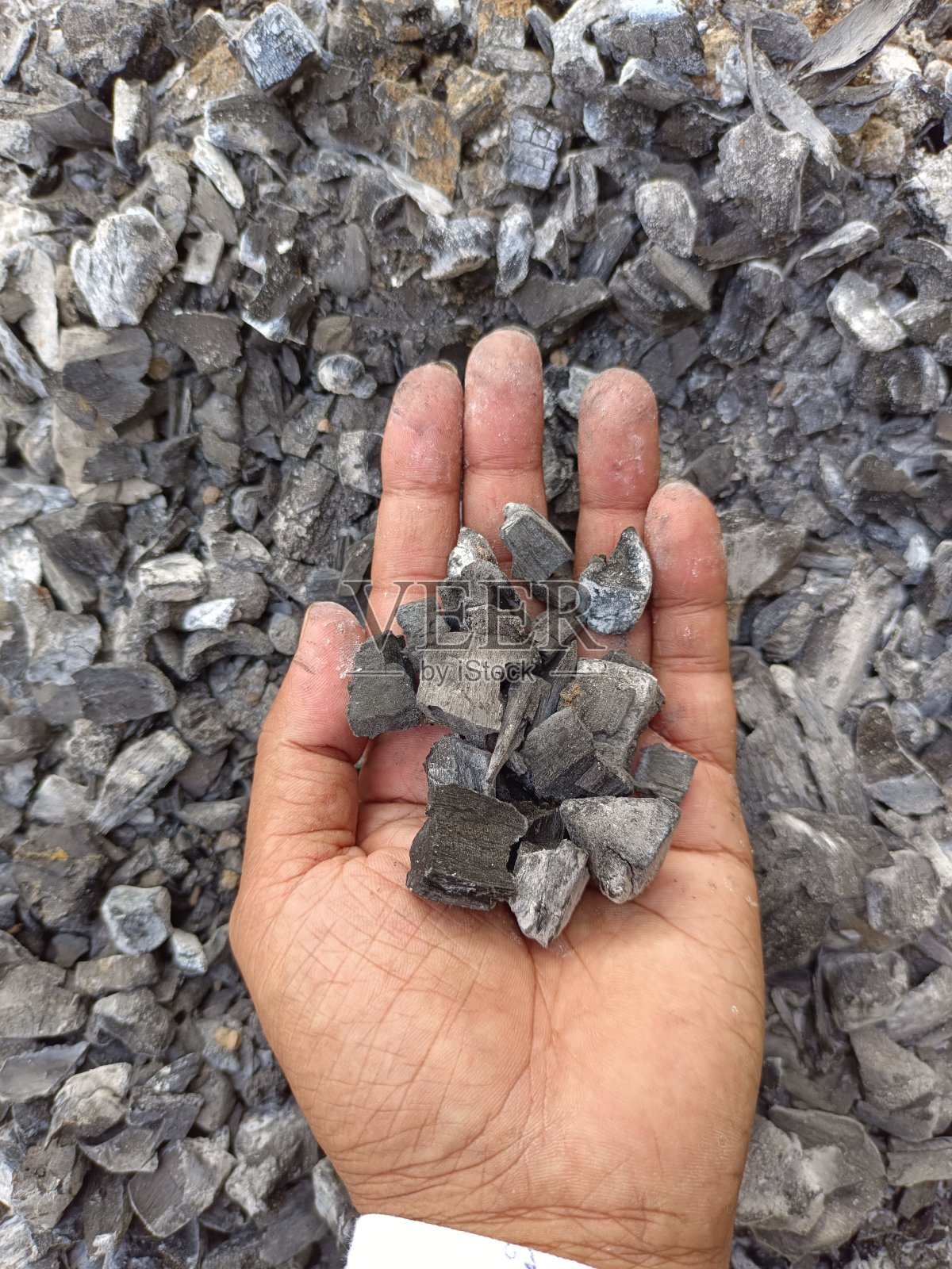 很多黑色的煤块照片摄影图片