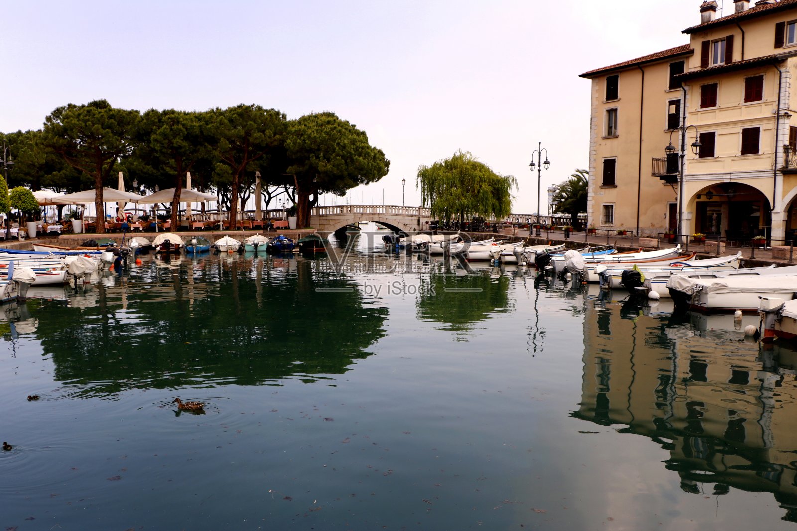 Desenzano Del Garda Waterfront照片摄影图片