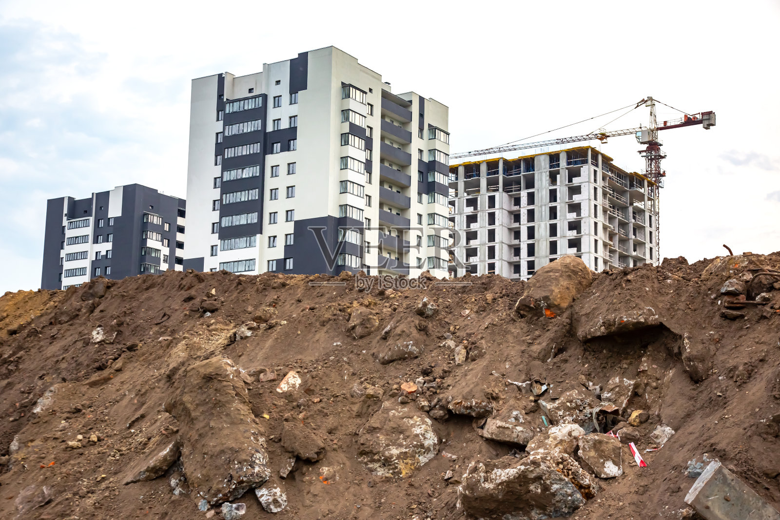 建设现代化的多层住宅楼。住宅建筑建筑业照片摄影图片