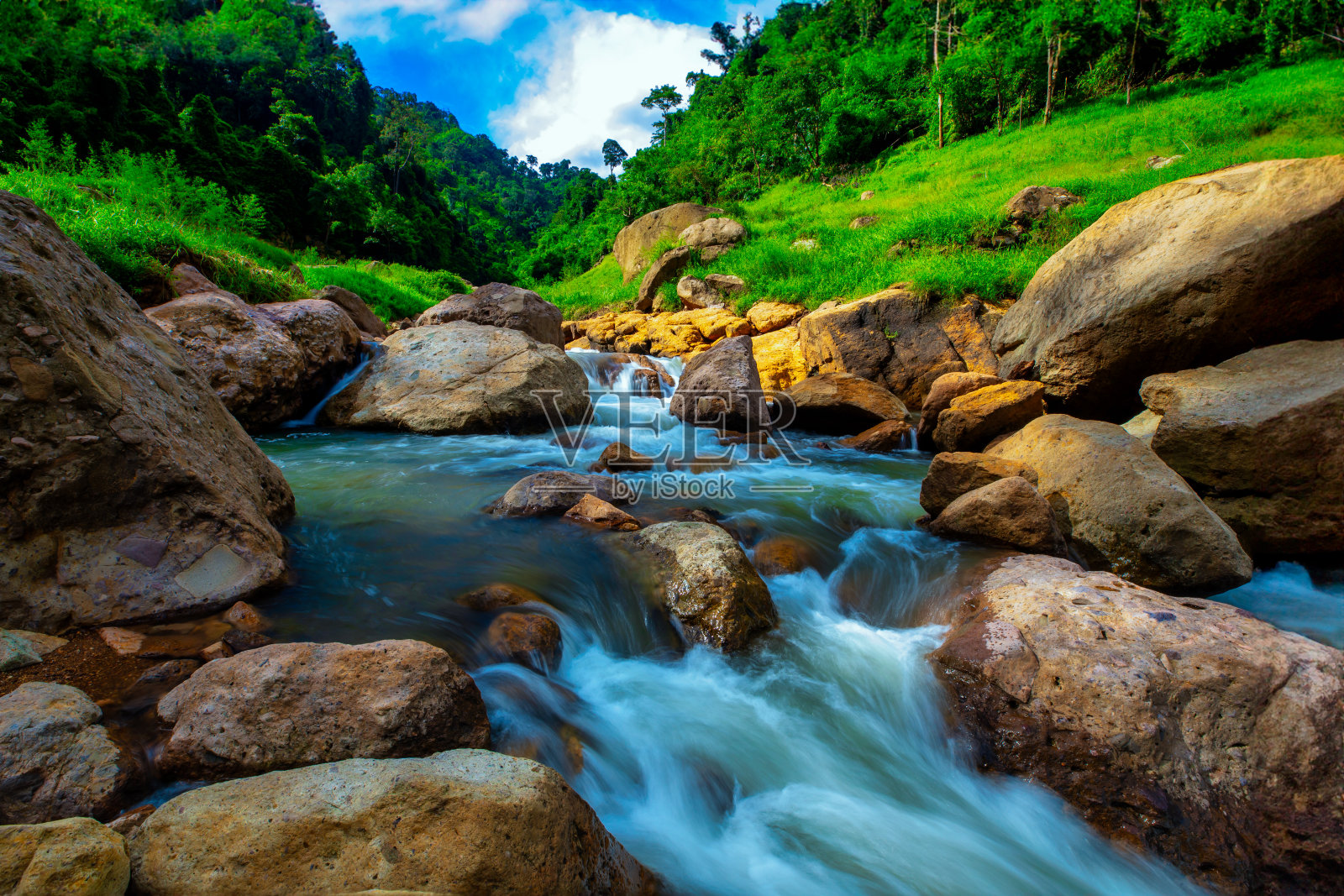 那空Nayok省的Khao Chong Lom。照片摄影图片