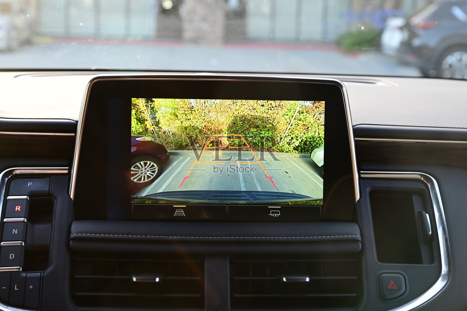 SUV上的倒车摄像头。照片摄影图片