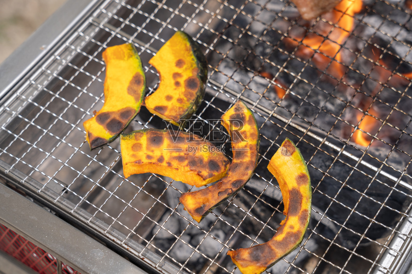 烧烤炭烤南瓜照片摄影图片