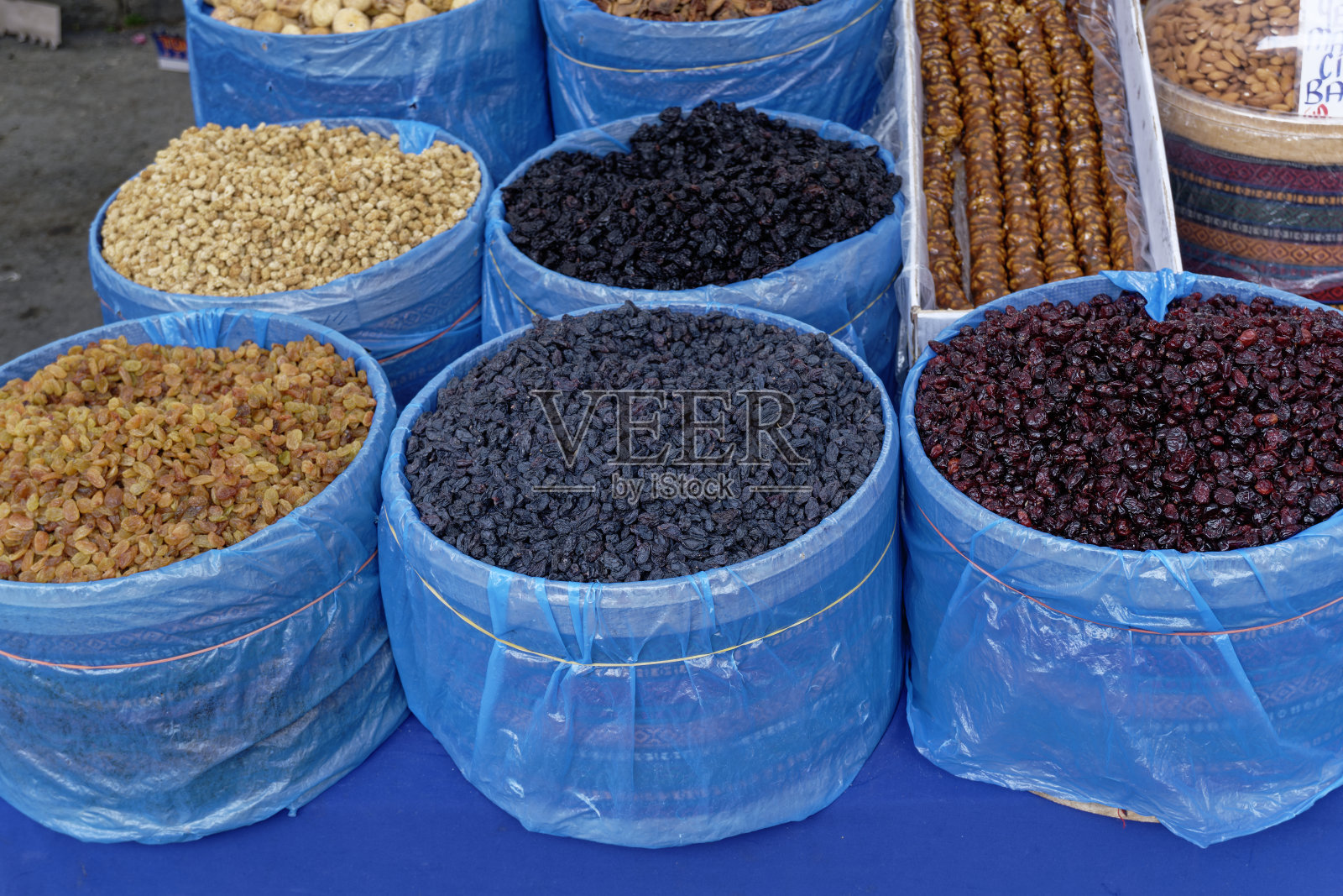 街市上的有机干果照片摄影图片