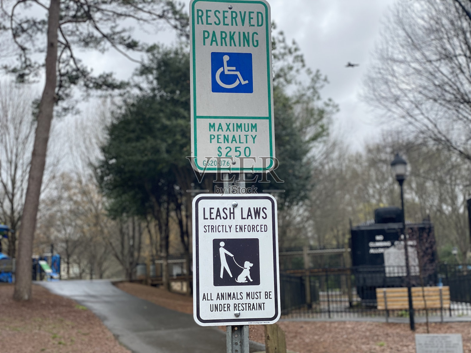 标志在公园照片摄影图片