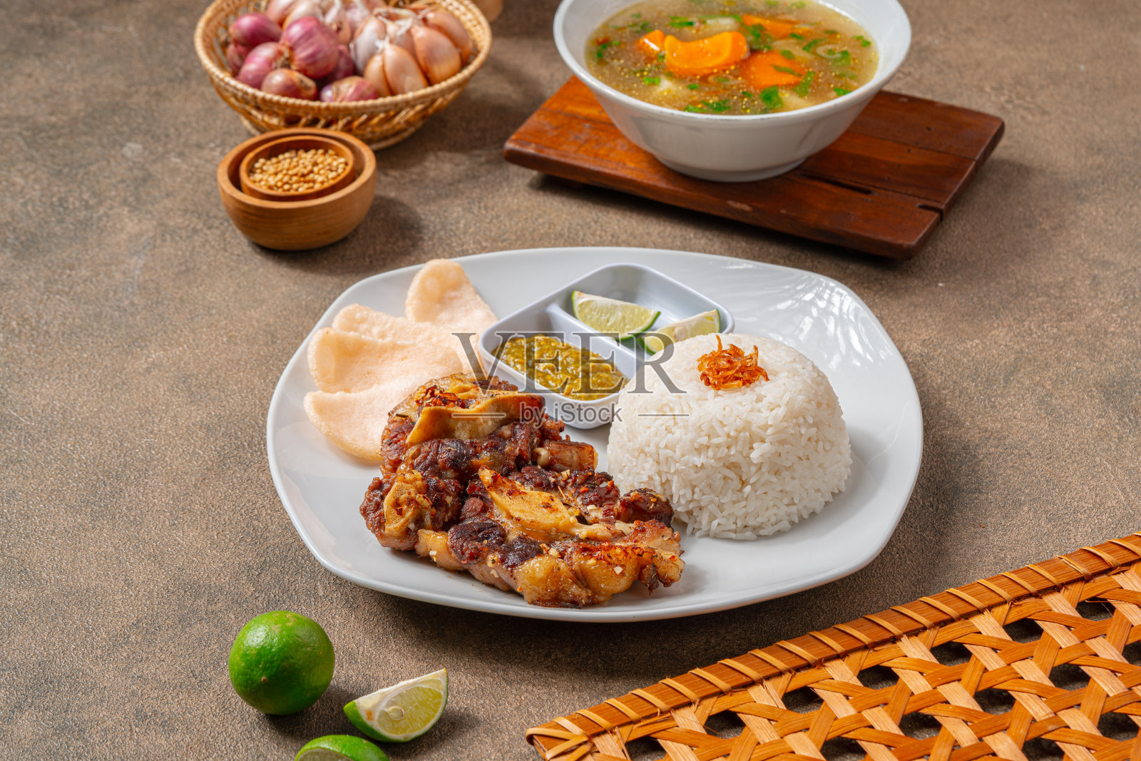 烤牛排骨照片摄影图片