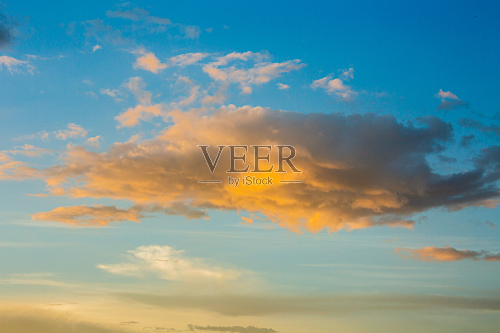 天空中美丽的云照片摄影图片