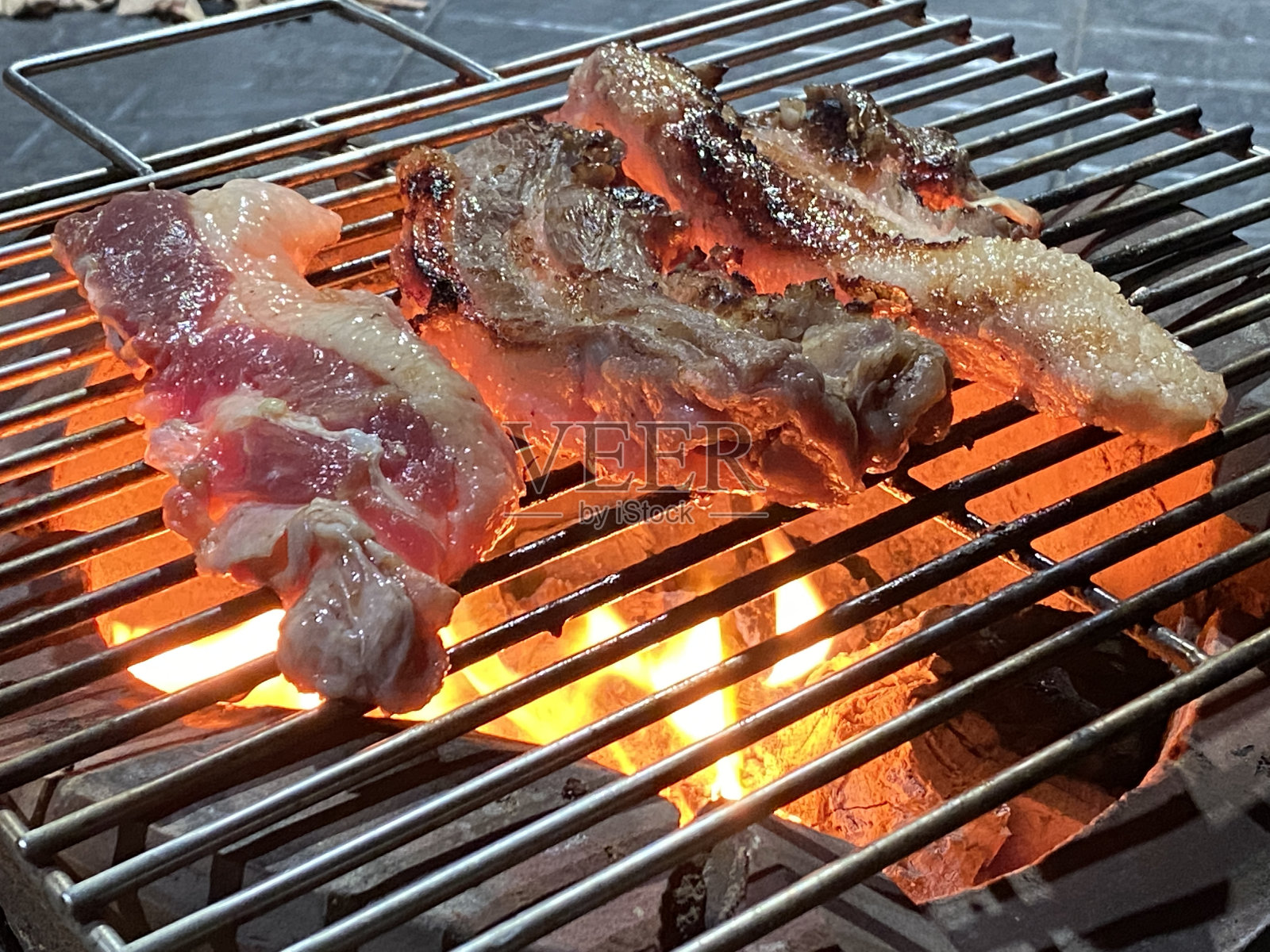 烤猪肉照片摄影图片