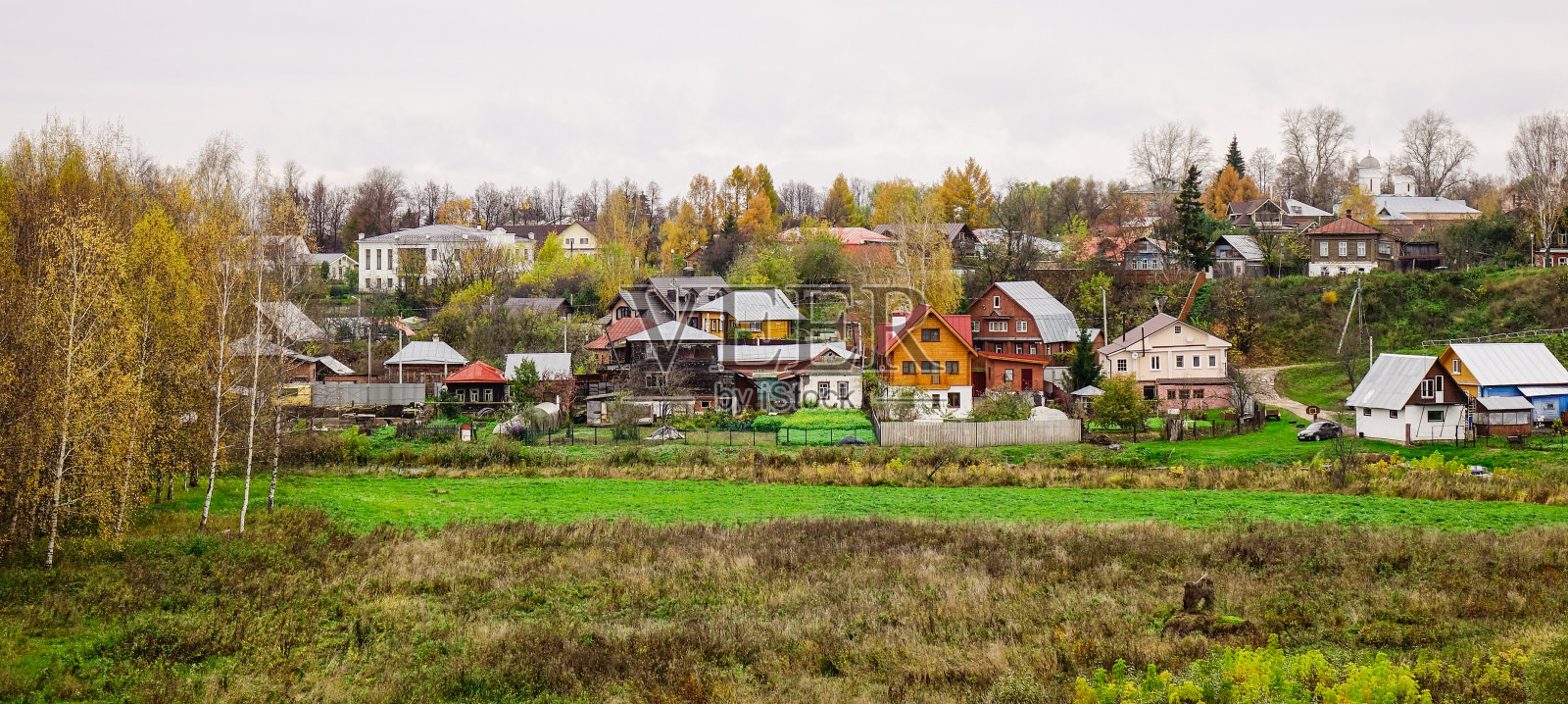 俄罗斯苏兹达尔的传统房屋照片摄影图片