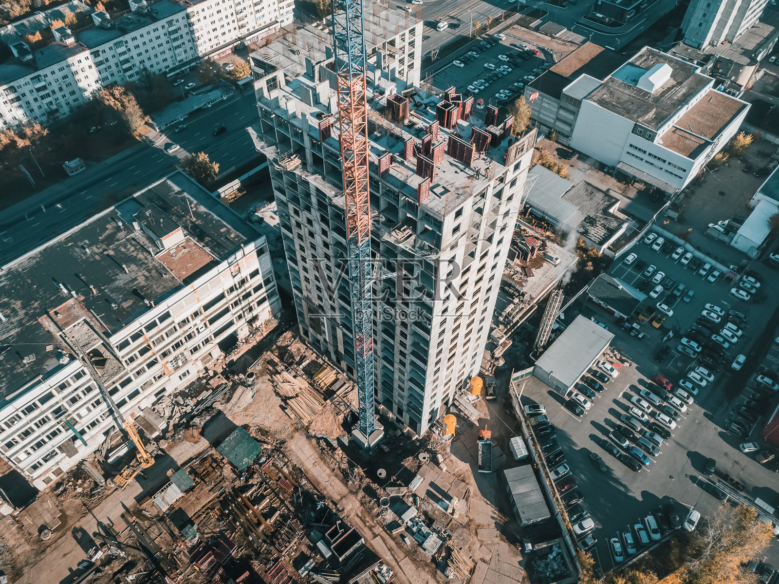 建筑工地施工起重机鸟瞰图。工业的概念照片摄影图片