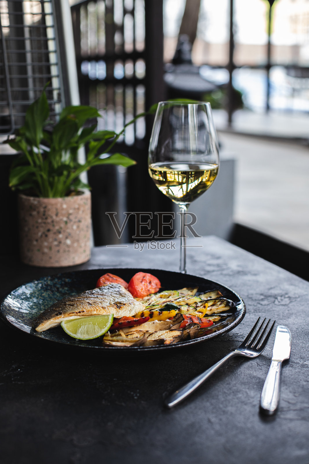 鱼牛排。亚洲食品。东方的食物照片摄影图片