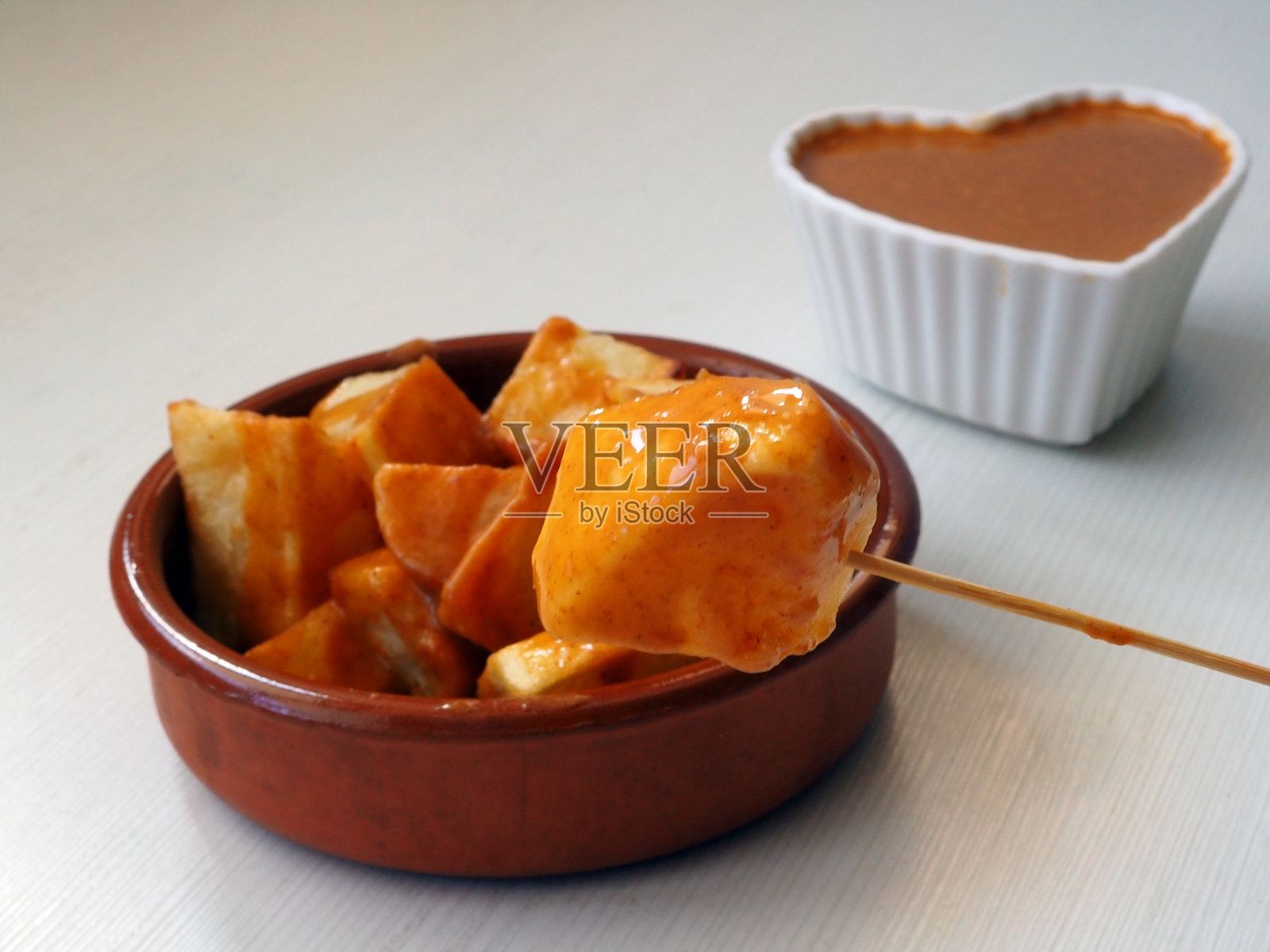 西班牙辣酱肉饼照片摄影图片