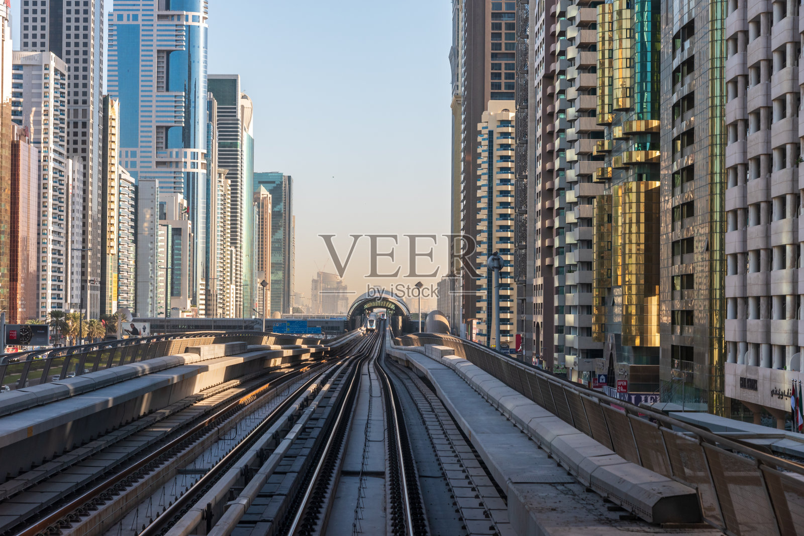 迪拜地铁线路（阿联酋）照片摄影图片