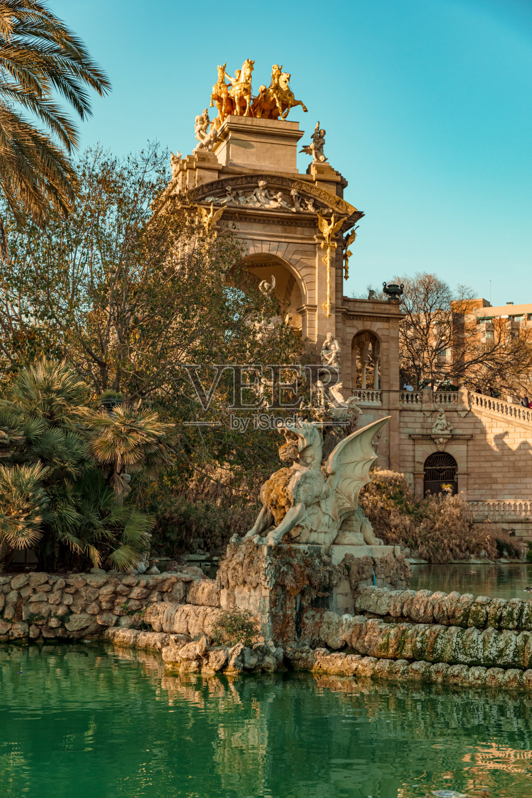 巴塞罗那城堡公园海王星雕塑照片摄影图片