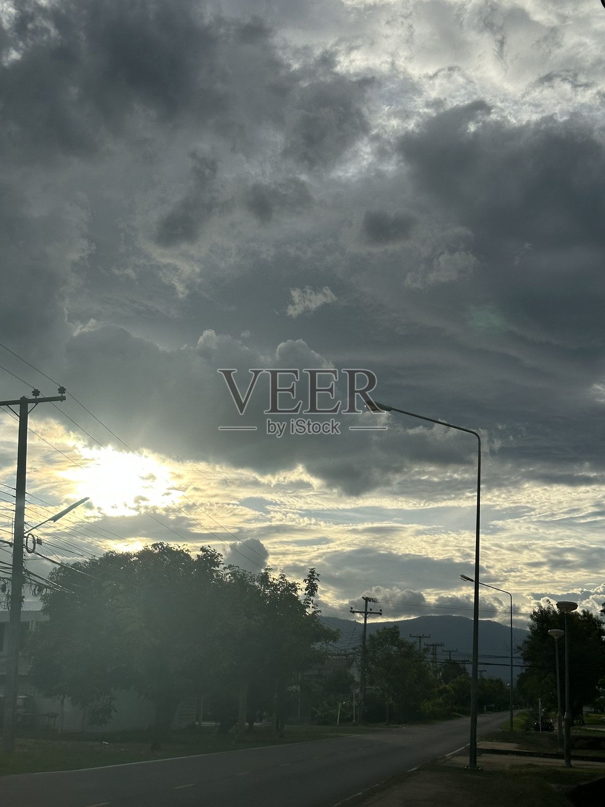 灰色的天空照片摄影图片