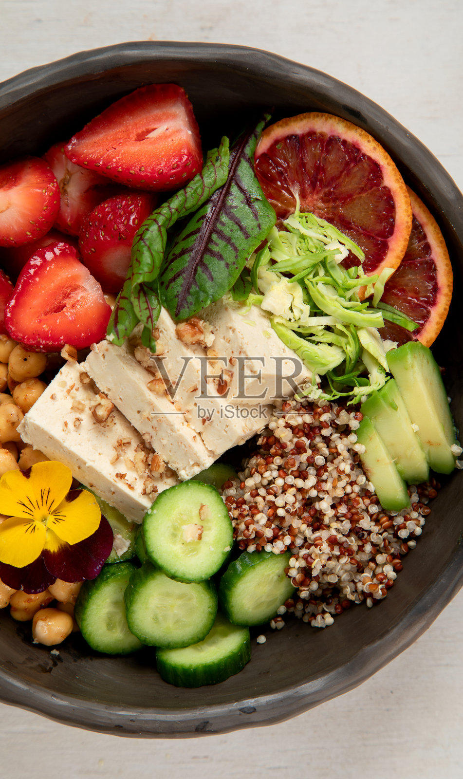 夏日佛碗，健康均衡饮食。照片摄影图片