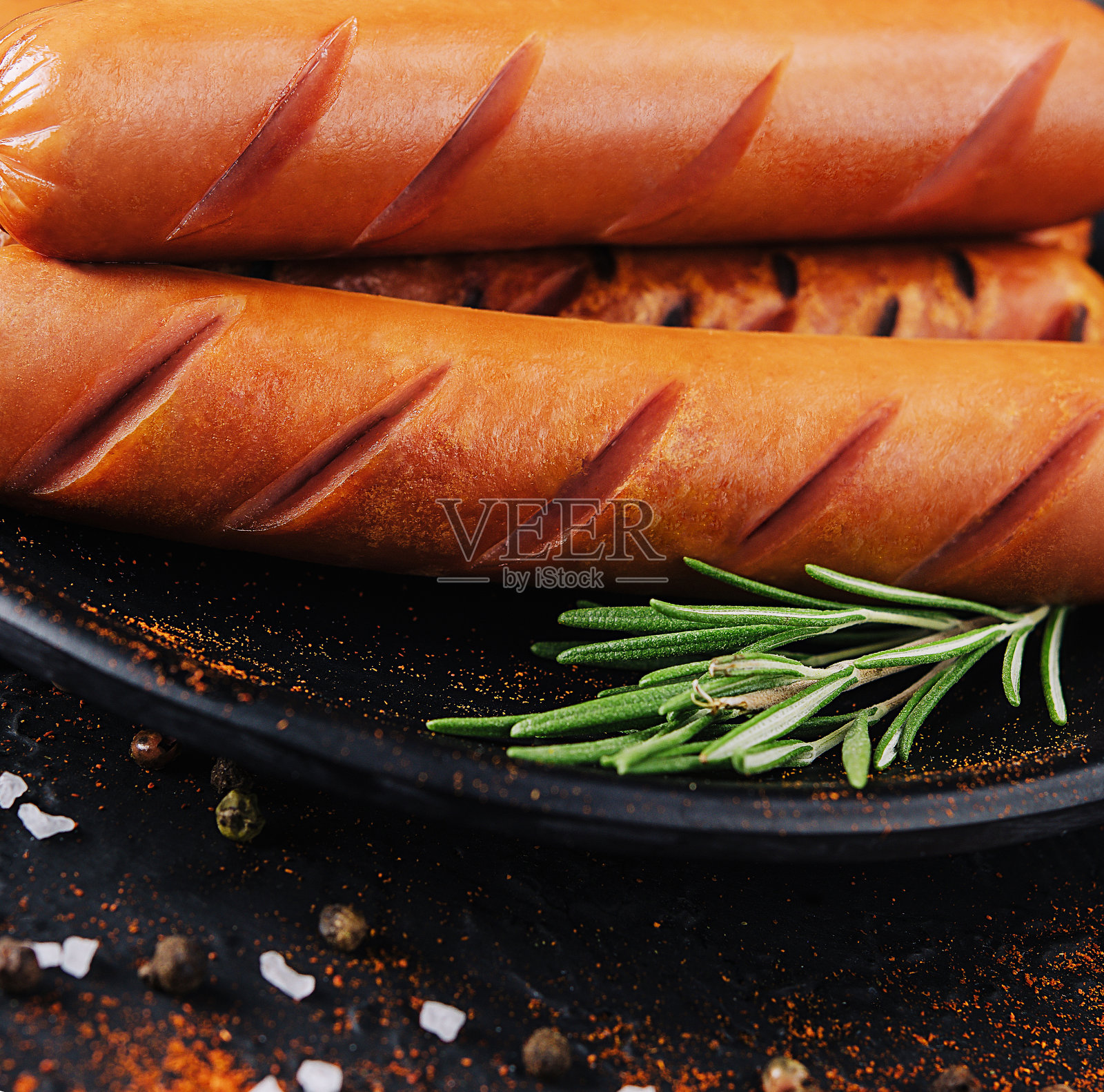 美味的迷迭香香肠特写照片摄影图片