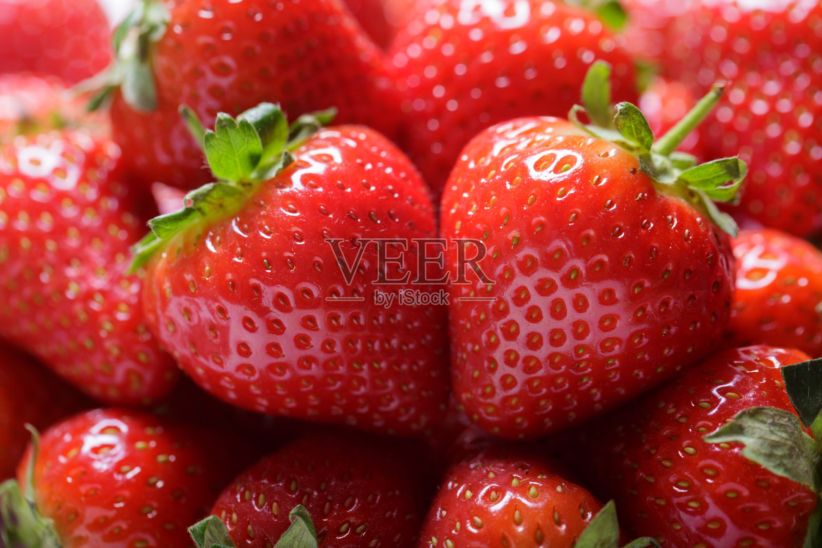 新鲜草莓做背景照片摄影图片