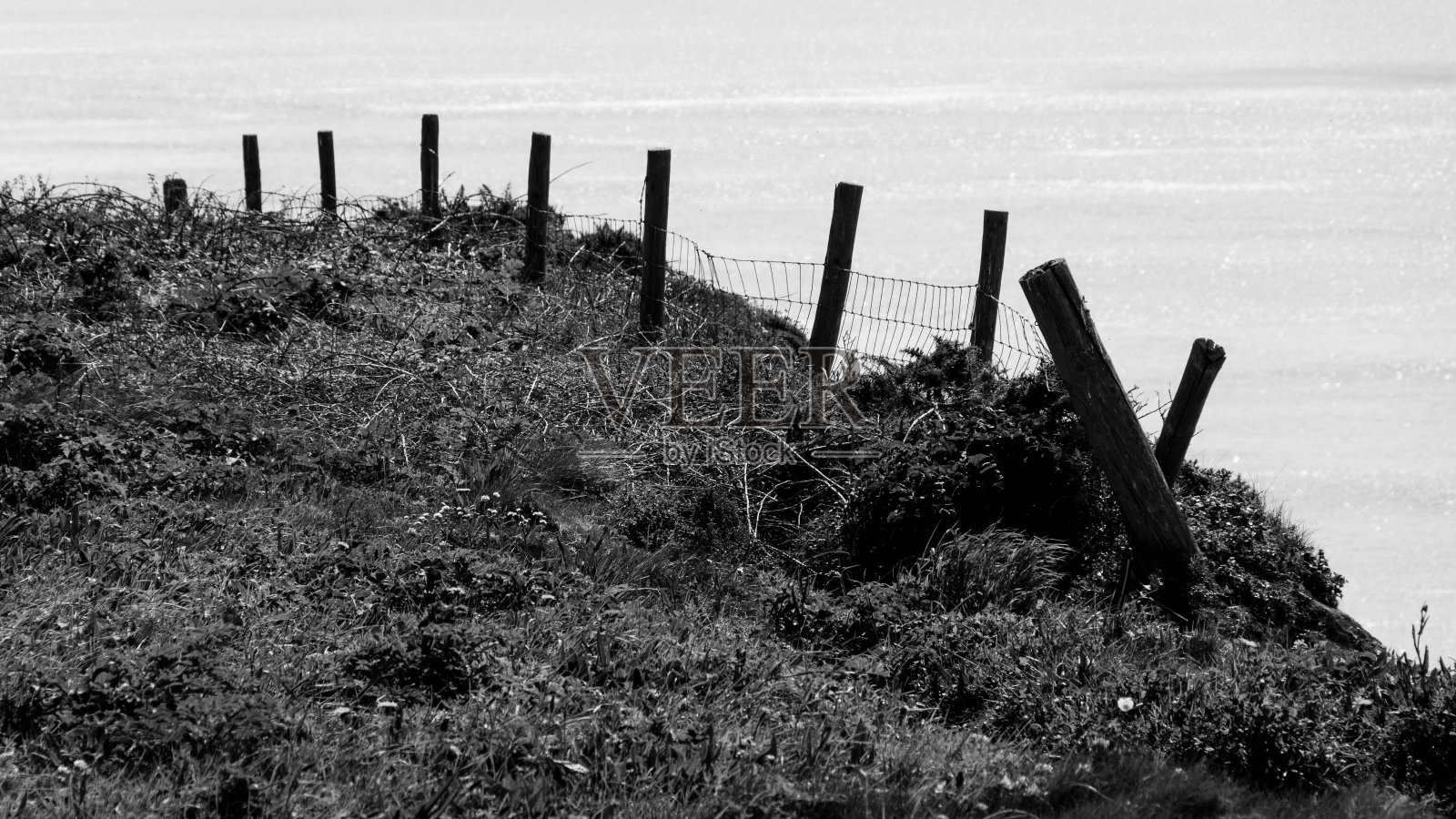 被悬崖围起来照片摄影图片