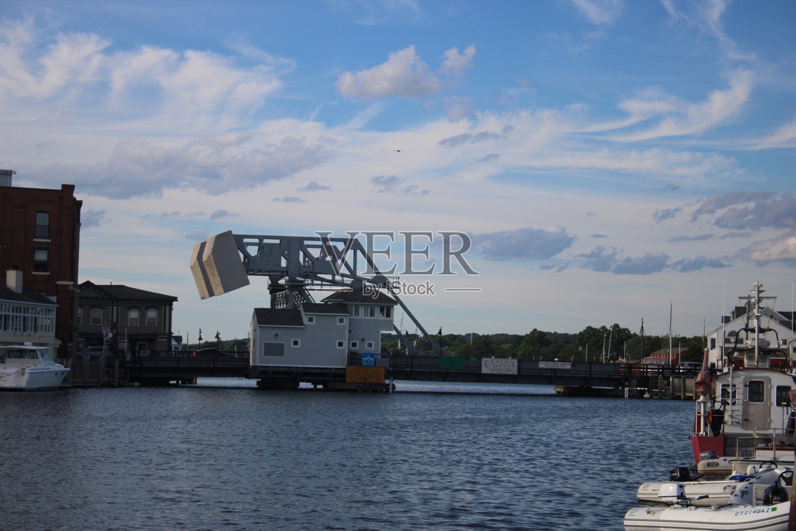 神秘的康涅狄格百年吊桥照片摄影图片