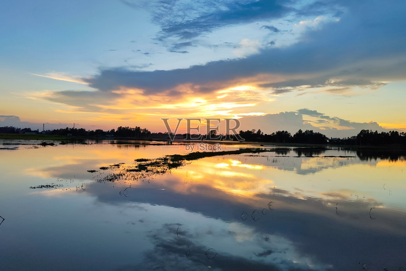 水上暮光照片摄影图片