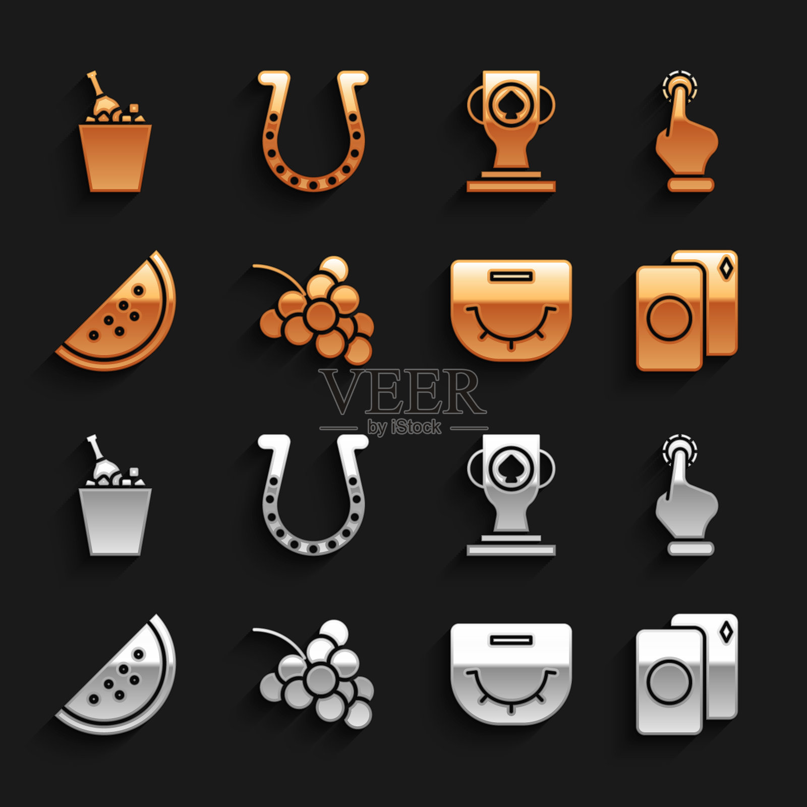 集赌场老虎机与葡萄，手持赌场筹码，扑克牌，扑克桌，西瓜，扑克奖杯杯，香槟冰桶和马蹄铁图标。向量图标素材