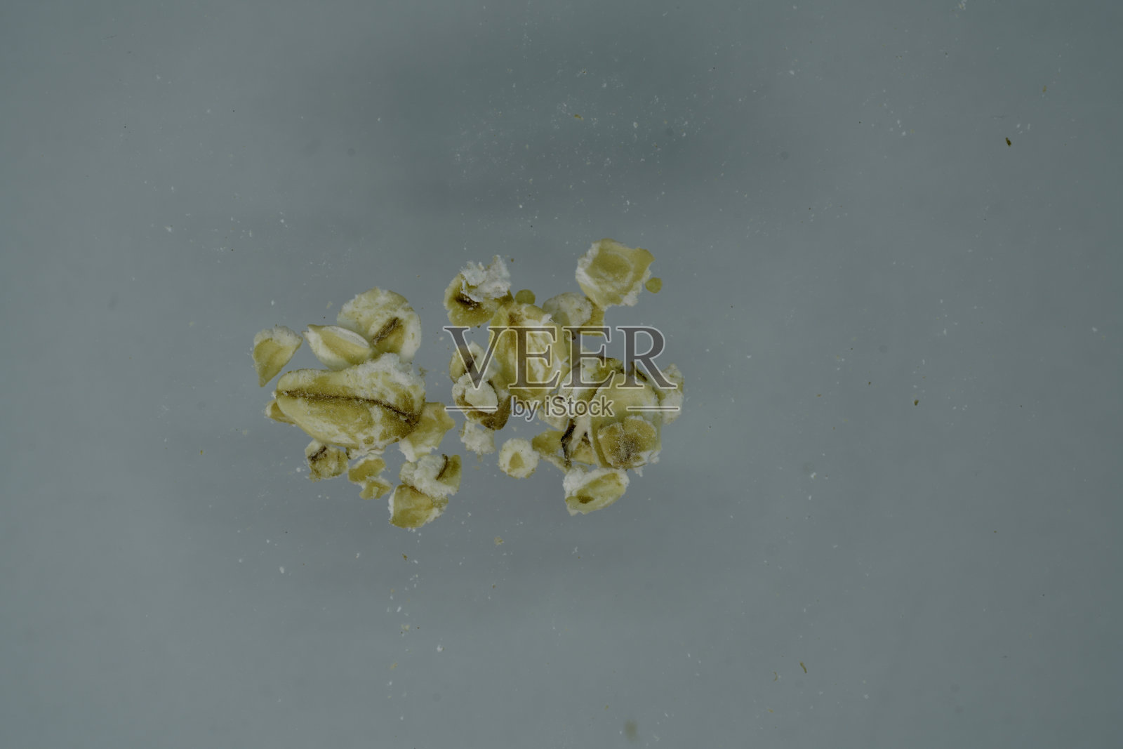 燕麦片是一种由种子制成的全谷类食品照片摄影图片