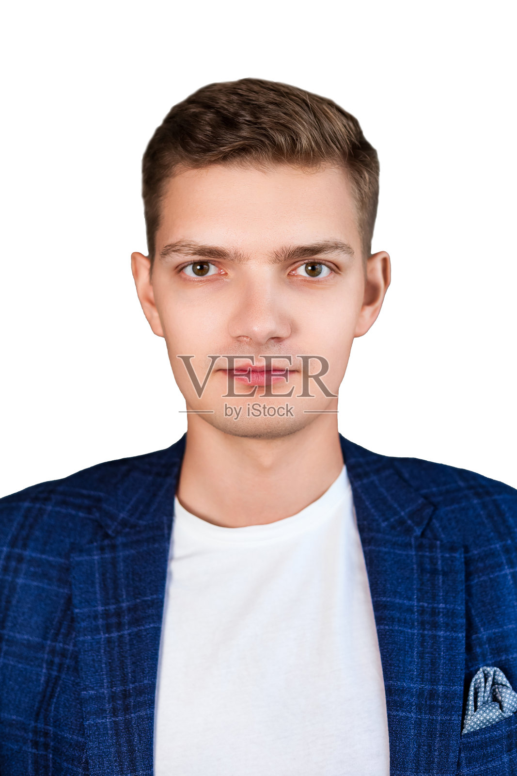 身着蓝色休闲西装的时尚青年商人的特写肖像，在空旷的背景下孤立地摆姿势，信任地看着镜头。成功，领导力，信心，理念。复制广告文本空间，模型照片摄影图片