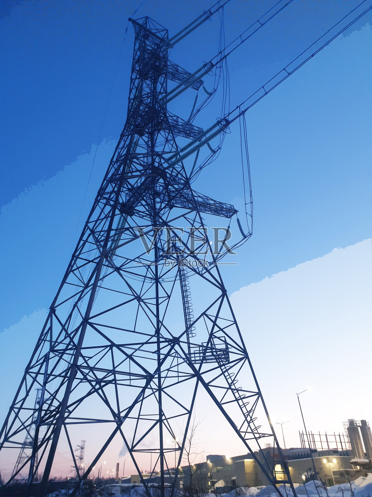 莫斯科州(莫斯科)黄昏时的电塔照片摄影图片