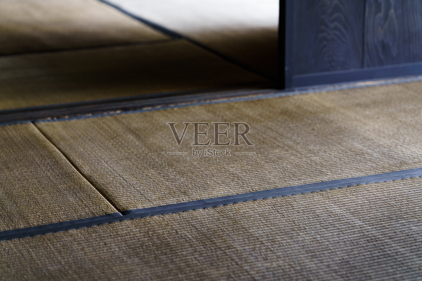 一座古老的传统日本房屋的内部照片摄影图片