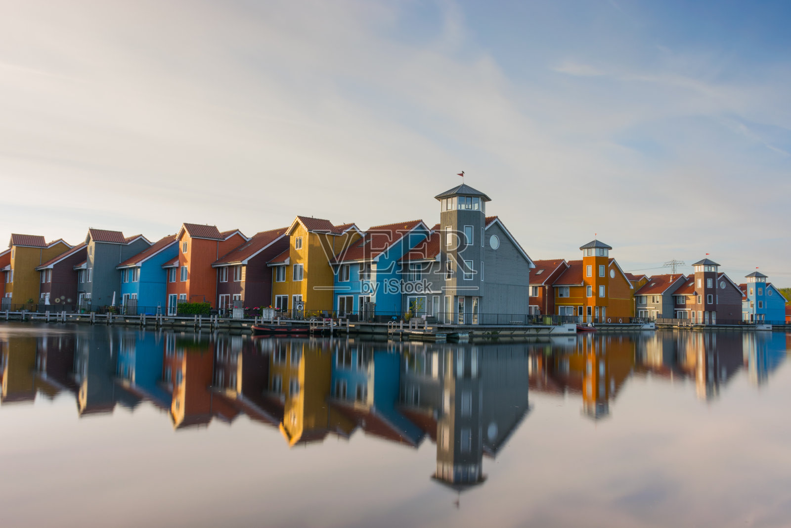 格罗宁根Reitdiep居民区美丽的彩色房屋照片摄影图片