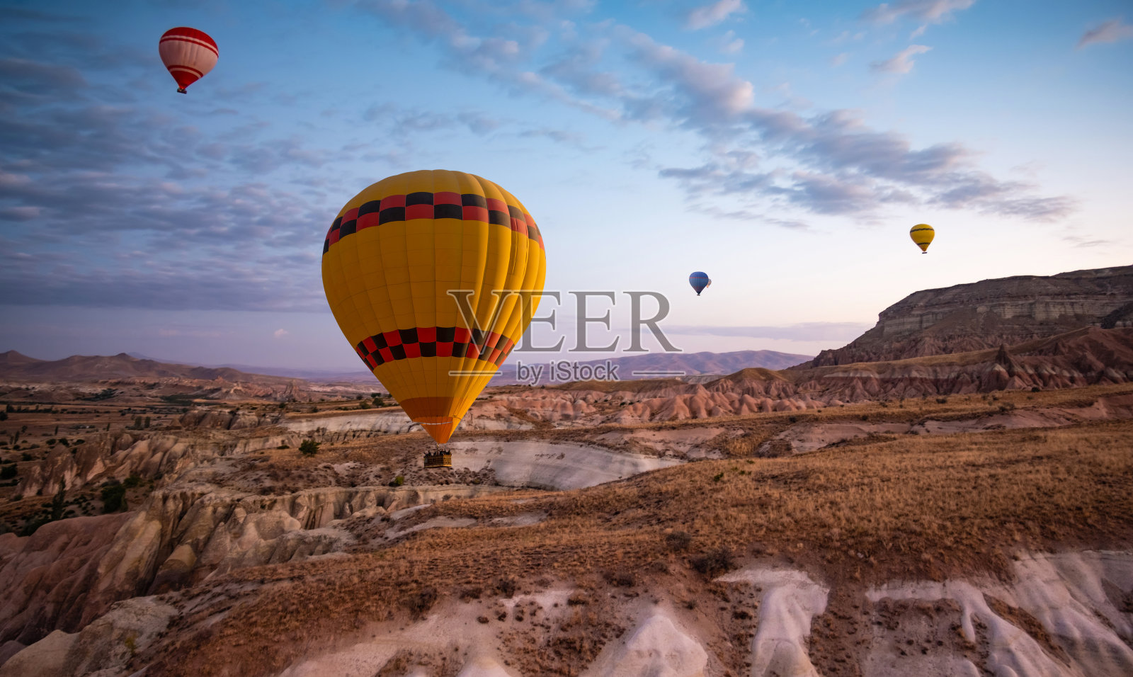土耳其卡帕多西亚的热气球节照片摄影图片