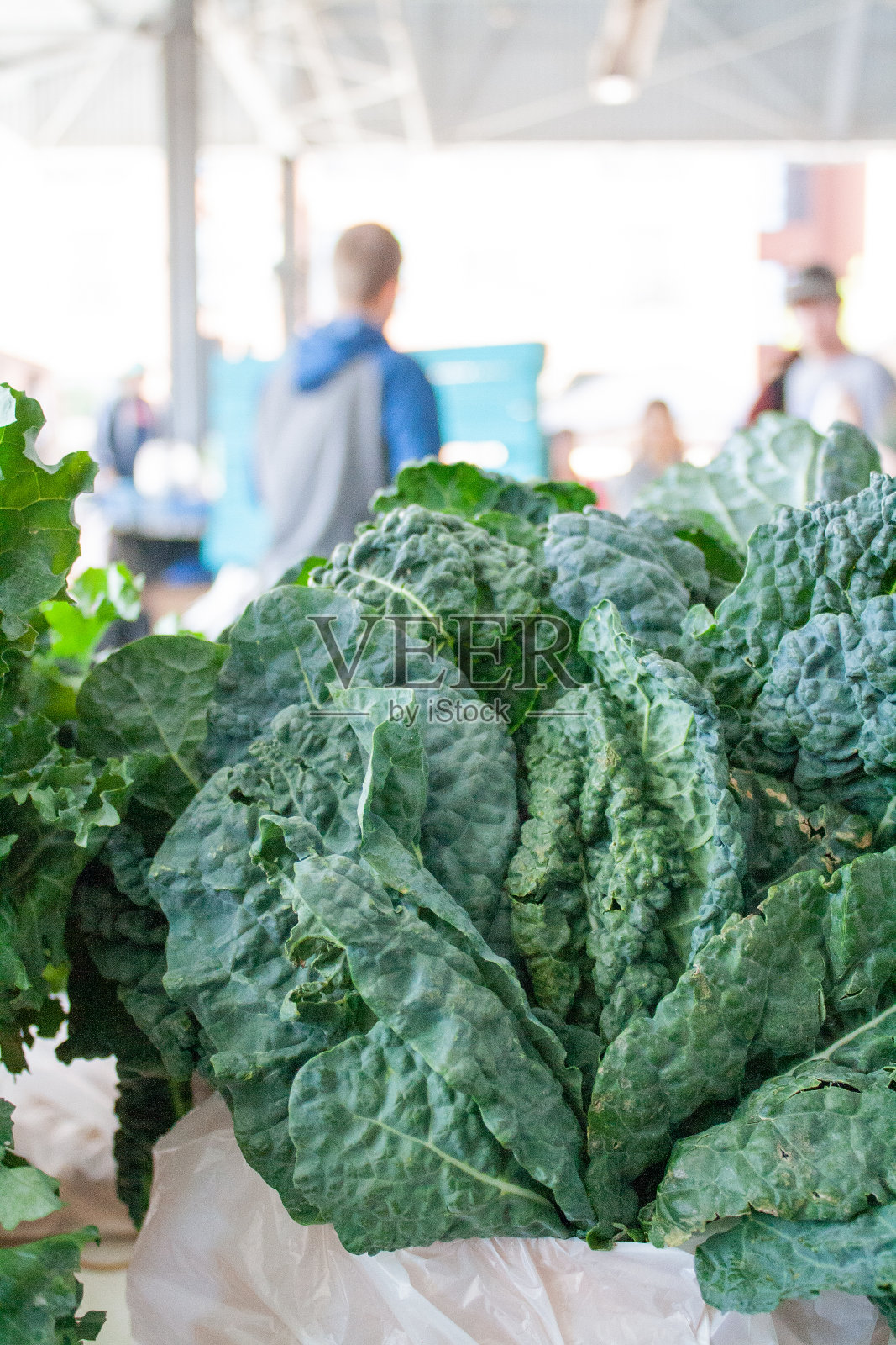 当地农贸市场的一堆生菜照片摄影图片
