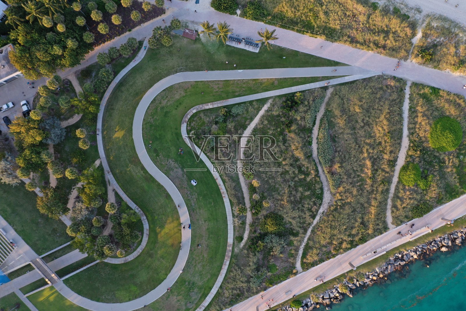 南角公园的山丘照片摄影图片